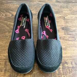 Skechers Women's Relaxed Fit Memory Foam Black SN 49069 Slip-Ons Size 7.5